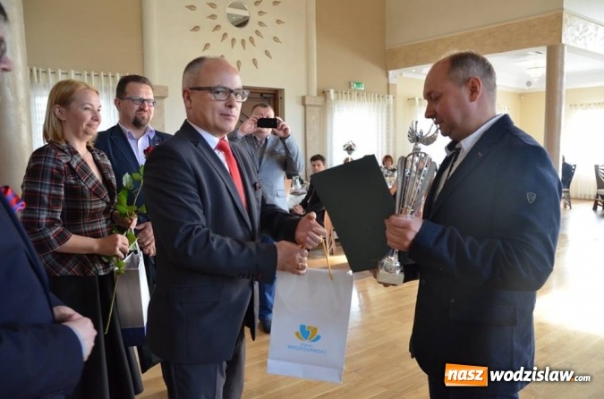 Zdjęcie w galerii na portalu naszwodzislaw.com: Sportowcy i ludzie kultury odebrali nagrody wiadomości z regionu