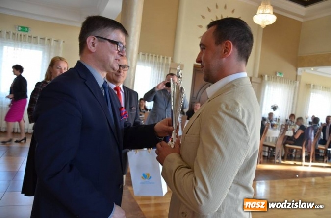 Zdjęcie w galerii na portalu naszwodzislaw.com: Sportowcy i ludzie kultury odebrali nagrody wiadomości z regionu
