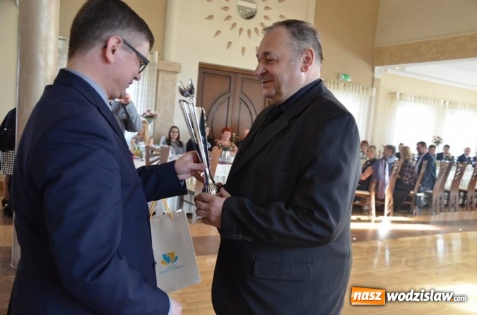 Zdjęcie w galerii na portalu naszwodzislaw.com: Sportowcy i ludzie kultury odebrali nagrody wiadomości z regionu