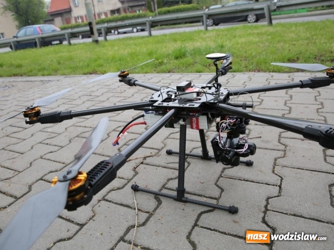 Zdjęcie w galerii na portalu naszwodzislaw.com: Laserowe mierniki prędkości, wideorejestratory, alkosensory, teleobiektywy, a teraz drony - bogatszy arsenał śląskiej drog&oacute;wki WIDEO wiadomości z regionu