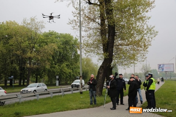 Zdjęcie w galerii na portalu naszwodzislaw.com: Laserowe mierniki prędkości, wideorejestratory, alkosensory, teleobiektywy, a teraz drony - bogatszy arsenał śląskiej drog&oacute;wki WIDEO wiadomości z regionu