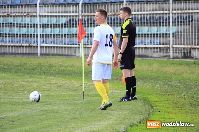 Zdjęcie w galerii na portalu naszwodzislaw.com: Naprzód Rydułtowy podzielił się punktami z wiceliderem z Łabęd wiadomości z regionu