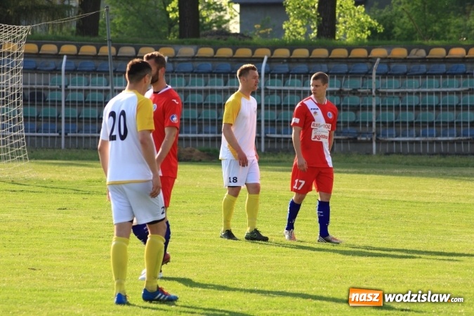 Zdjęcie w galerii na portalu naszwodzislaw.com: Naprzód Rydułtowy podzielił się punktami z wiceliderem z Łabęd wiadomości z regionu