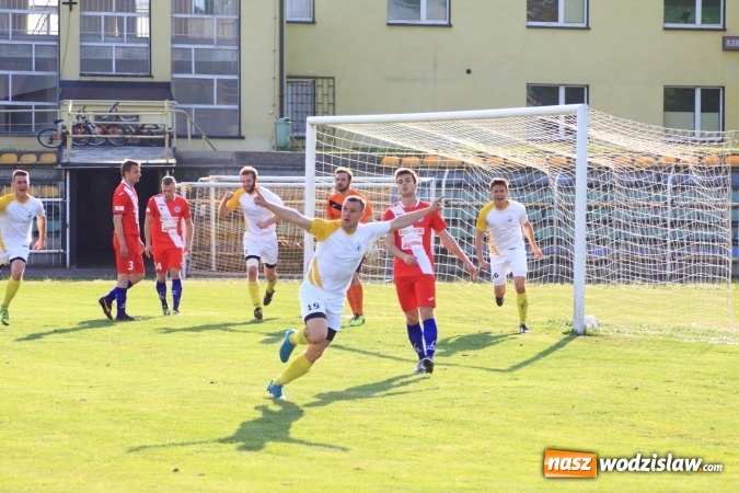 Zdjęcie w galerii na portalu naszwodzislaw.com: Naprzód Rydułtowy podzielił się punktami z wiceliderem z Łabęd wiadomości z regionu
