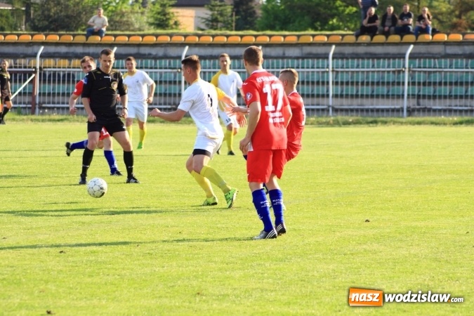 Zdjęcie w galerii na portalu naszwodzislaw.com: Naprzód Rydułtowy podzielił się punktami z wiceliderem z Łabęd wiadomości z regionu