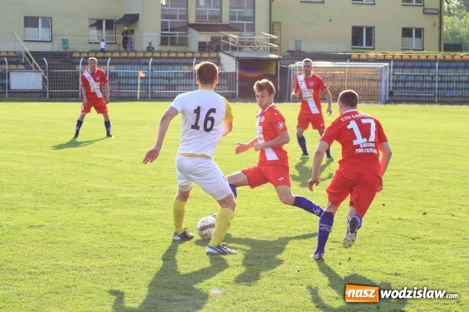 Zdjęcie w galerii na portalu naszwodzislaw.com: Naprzód Rydułtowy podzielił się punktami z wiceliderem z Łabęd wiadomości z regionu