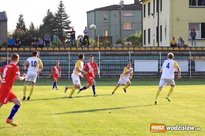 Zdjęcie w galerii na portalu naszwodzislaw.com: Naprzód Rydułtowy podzielił się punktami z wiceliderem z Łabęd wiadomości z regionu