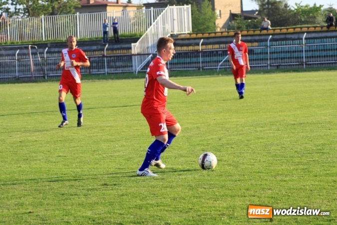 Zdjęcie w galerii na portalu naszwodzislaw.com: Naprzód Rydułtowy podzielił się punktami z wiceliderem z Łabęd wiadomości z regionu