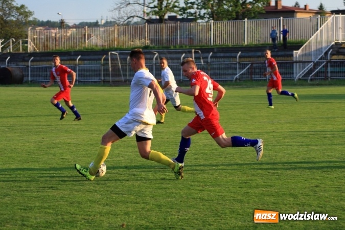 Zdjęcie w galerii na portalu naszwodzislaw.com: Naprzód Rydułtowy podzielił się punktami z wiceliderem z Łabęd wiadomości z regionu