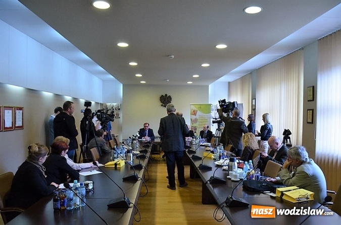 Zdjęcie w galerii na portalu naszwodzislaw.com: Podpisano umowę o współpracy Funduszu z GIG  wiadomości z regionu