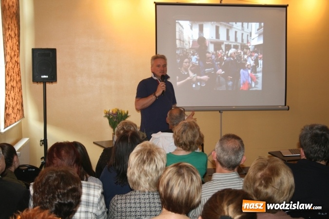 Zdjęcie w galerii na portalu naszwodzislaw.com: Jarosław Kret opowiadał o swoich przygodach - podróżniczych i dziennikarskich  wiadomości z regionu