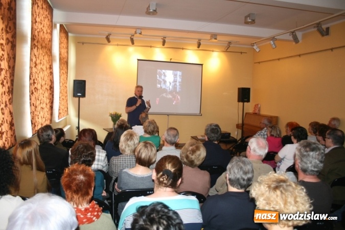 Zdjęcie w galerii na portalu naszwodzislaw.com: Jarosław Kret opowiadał o swoich przygodach - podróżniczych i dziennikarskich  wiadomości z regionu