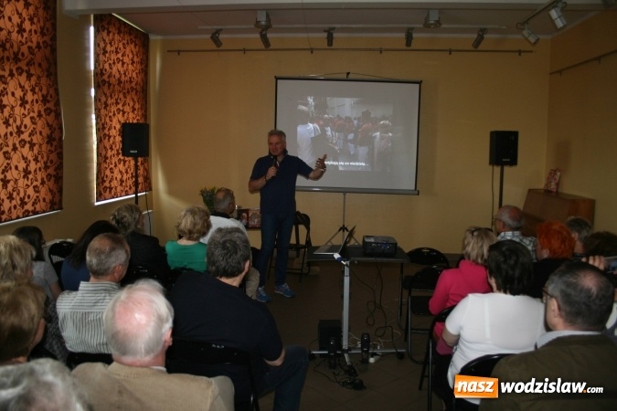 Zdjęcie w galerii na portalu naszwodzislaw.com: Jarosław Kret opowiadał o swoich przygodach - podróżniczych i dziennikarskich  wiadomości z regionu