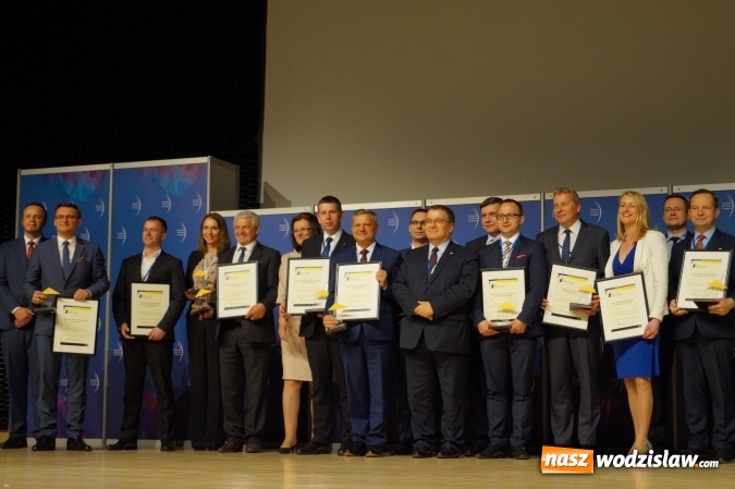 Zdjęcie w galerii na portalu naszwodzislaw.com: Wodzisław: Nagroda Top Inwestycje Komunalne odebrana przez prezydenta wiadomości z regionu