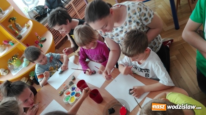 Zdjęcie w galerii na portalu naszwodzislaw.com: Licealiści wodzisławskiego Plastyka cyklicznie odwiedzają Przedszkole numer 6. W jakim celu?  wiadomości z regionu