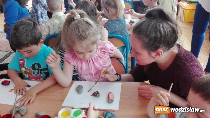 Zdjęcie w galerii na portalu naszwodzislaw.com: Licealiści wodzisławskiego Plastyka cyklicznie odwiedzają Przedszkole numer 6. W jakim celu?  wiadomości z regionu