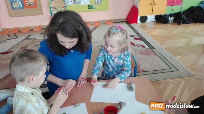 Zdjęcie w galerii na portalu naszwodzislaw.com: Licealiści wodzisławskiego Plastyka cyklicznie odwiedzają Przedszkole numer 6. W jakim celu?  wiadomości z regionu