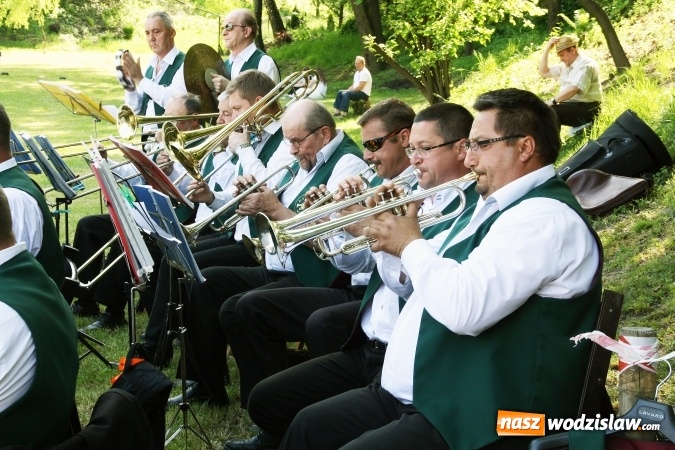 Zdjęcie w galerii na portalu naszwodzislaw.com: Orkiestra Dęta KWK Marcel zagrała przy tężni wiadomości z regionu