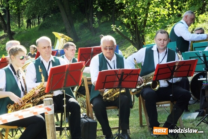 Zdjęcie w galerii na portalu naszwodzislaw.com: Orkiestra Dęta KWK Marcel zagrała przy tężni wiadomości z regionu