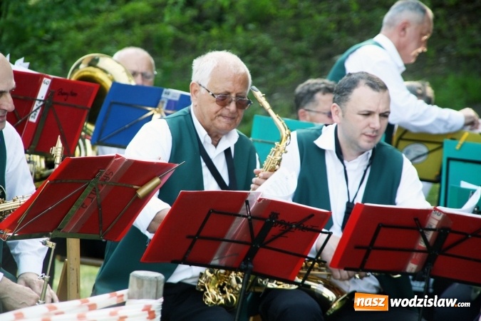 Zdjęcie w galerii na portalu naszwodzislaw.com: Orkiestra Dęta KWK Marcel zagrała przy tężni wiadomości z regionu