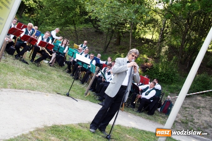 Zdjęcie w galerii na portalu naszwodzislaw.com: Orkiestra Dęta KWK Marcel zagrała przy tężni wiadomości z regionu