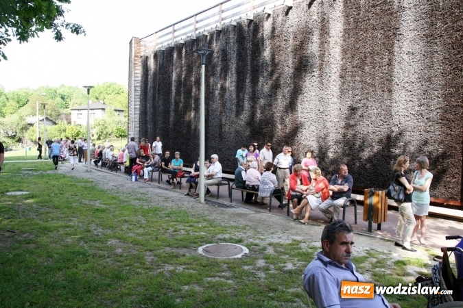 Zdjęcie w galerii na portalu naszwodzislaw.com: Orkiestra Dęta KWK Marcel zagrała przy tężni wiadomości z regionu