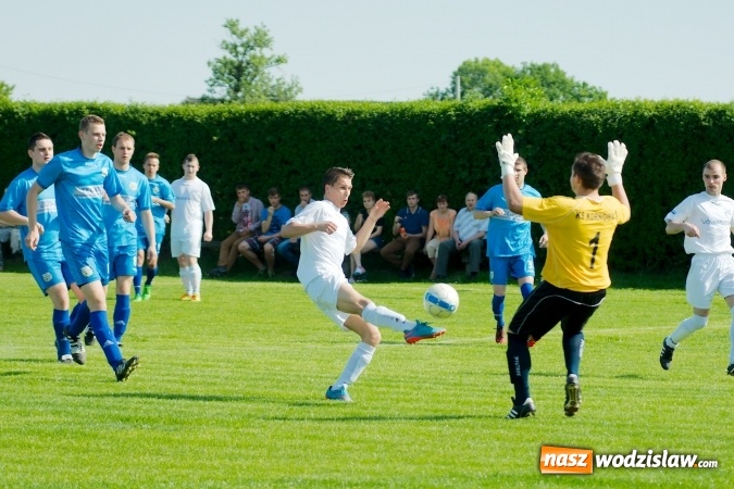 Zdjęcie w galerii na portalu naszwodzislaw.com: Naprzód z Krzyżkowic przerwał fenomenalną passę Kornowaca wiadomości z regionu