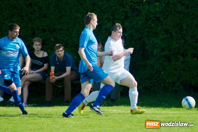 Zdjęcie w galerii na portalu naszwodzislaw.com: Naprzód z Krzyżkowic przerwał fenomenalną passę Kornowaca wiadomości z regionu