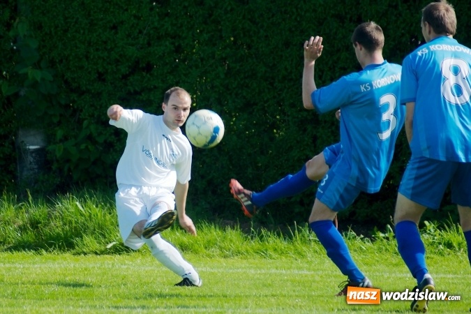 Zdjęcie w galerii na portalu naszwodzislaw.com: Naprzód z Krzyżkowic przerwał fenomenalną passę Kornowaca wiadomości z regionu