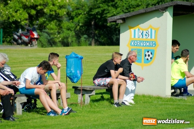 Zdjęcie w galerii na portalu naszwodzislaw.com: Naprzód z Krzyżkowic przerwał fenomenalną passę Kornowaca wiadomości z regionu