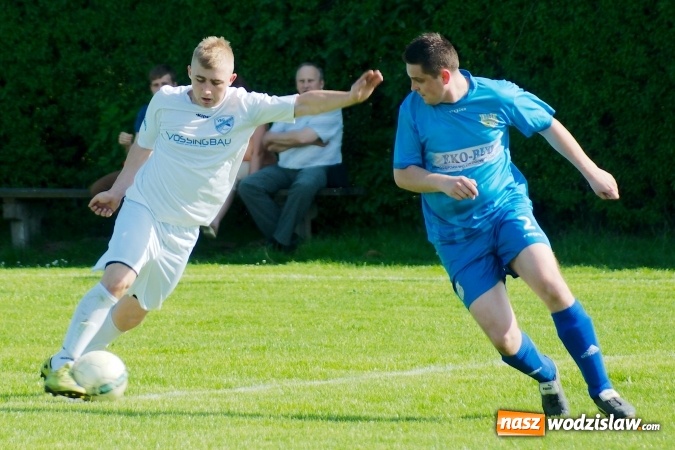 Zdjęcie w galerii na portalu naszwodzislaw.com: Naprzód z Krzyżkowic przerwał fenomenalną passę Kornowaca wiadomości z regionu