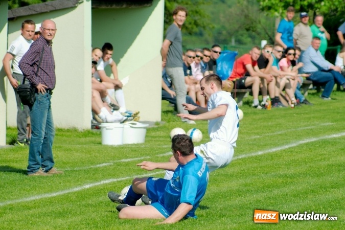 Zdjęcie w galerii na portalu naszwodzislaw.com: Naprzód z Krzyżkowic przerwał fenomenalną passę Kornowaca wiadomości z regionu