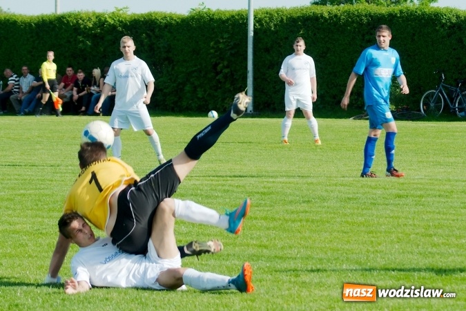 Zdjęcie w galerii na portalu naszwodzislaw.com: Naprzód z Krzyżkowic przerwał fenomenalną passę Kornowaca wiadomości z regionu