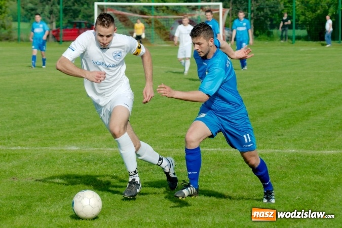 Zdjęcie w galerii na portalu naszwodzislaw.com: Naprzód z Krzyżkowic przerwał fenomenalną passę Kornowaca wiadomości z regionu