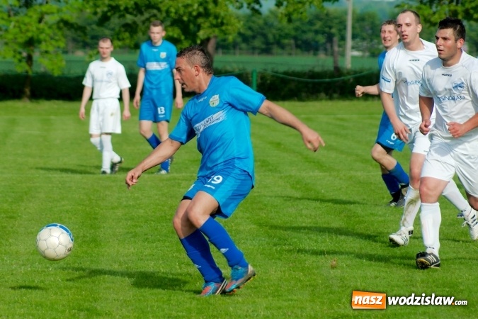 Zdjęcie w galerii na portalu naszwodzislaw.com: Naprzód z Krzyżkowic przerwał fenomenalną passę Kornowaca wiadomości z regionu