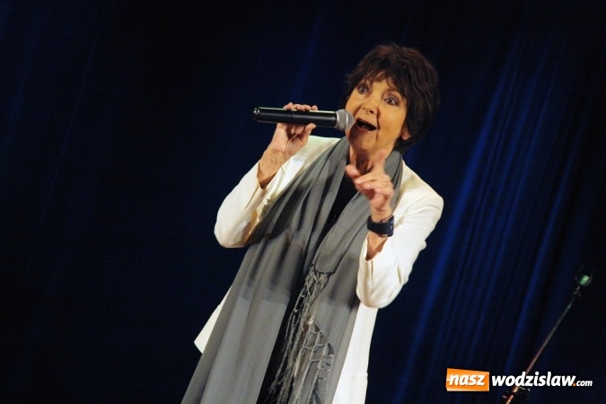 Zdjęcie w galerii na portalu naszwodzislaw.com: Halina Kunicka zaśpiewała swoje największe przeboje wiadomości z regionu