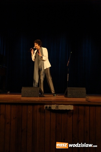 Zdjęcie w galerii na portalu naszwodzislaw.com: Halina Kunicka zaśpiewała swoje największe przeboje wiadomości z regionu