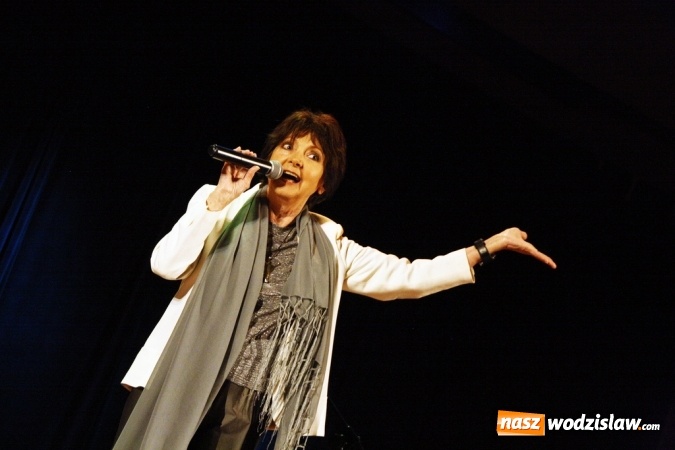 Zdjęcie w galerii na portalu naszwodzislaw.com: Halina Kunicka zaśpiewała swoje największe przeboje wiadomości z regionu