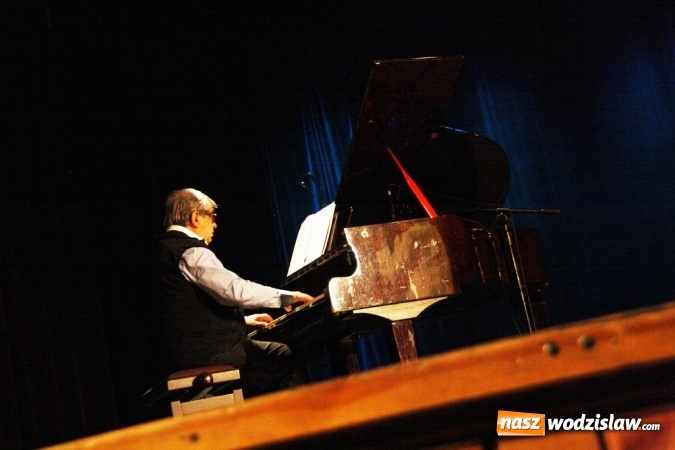 Zdjęcie w galerii na portalu naszwodzislaw.com: Halina Kunicka zaśpiewała swoje największe przeboje wiadomości z regionu