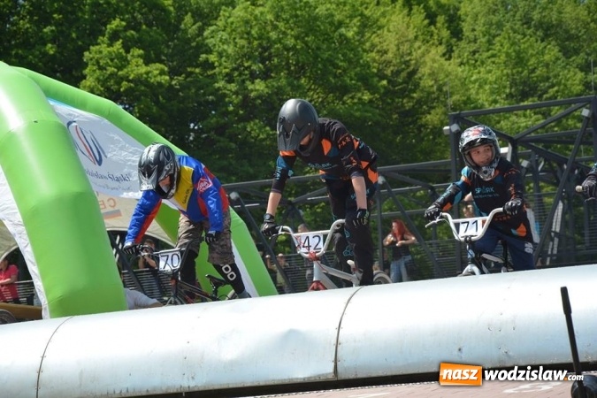 Zdjęcie w galerii na portalu naszwodzislaw.com: Zawody BMX RACING 2016 ponownie na Trzech Wzgórzach  wiadomości z regionu