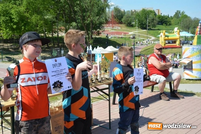 Zdjęcie w galerii na portalu naszwodzislaw.com: Zawody BMX RACING 2016 ponownie na Trzech Wzgórzach  wiadomości z regionu