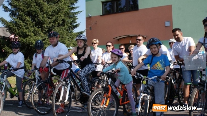 Zdjęcie w galerii na portalu naszwodzislaw.com: Na starcie 60 uczestnik&oacute;w i ponad 30 km w nogach. III Gminny Rajd Rowerowy za nami wiadomości z regionu