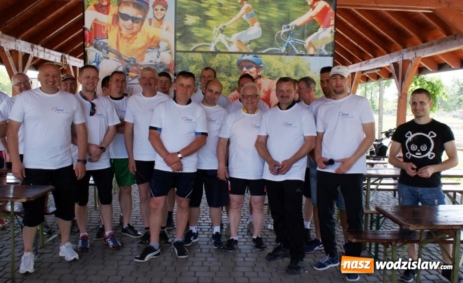 Zdjęcie w galerii na portalu naszwodzislaw.com: Na starcie 60 uczestnik&oacute;w i ponad 30 km w nogach. III Gminny Rajd Rowerowy za nami wiadomości z regionu