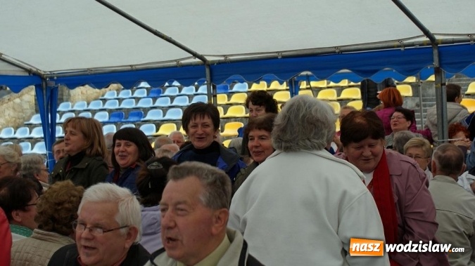 Zdjęcie w galerii na portalu naszwodzislaw.com: Jubileuszowa majówka chórzystów na terenie Ośrodka Kultury w Mszanie wiadomości z regionu