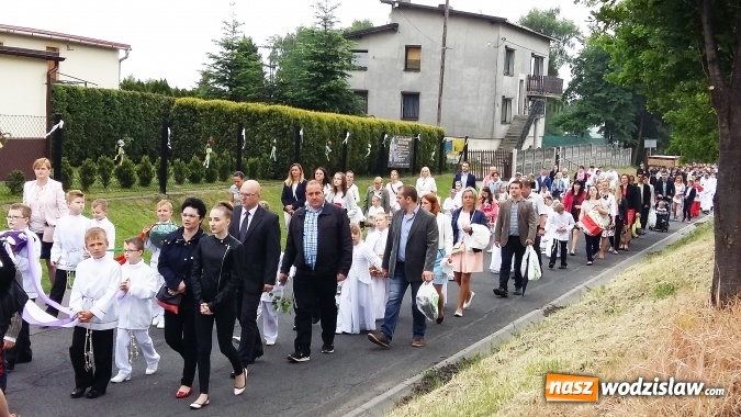 Zdjęcie w galerii na portalu naszwodzislaw.com: Procesje Bożego Ciała. Gościliśmy w Jedłowniku wiadomości z regionu