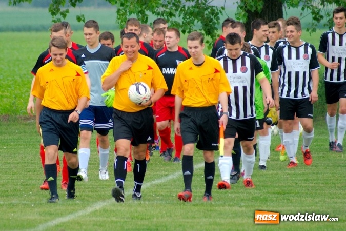 Zdjęcie w galerii na portalu naszwodzislaw.com: Dwa szybkie gole Raszczoka nie pomogły rezerwom Czyżowic. Wicelider z Bieńkowic lepszy wiadomości z regionu