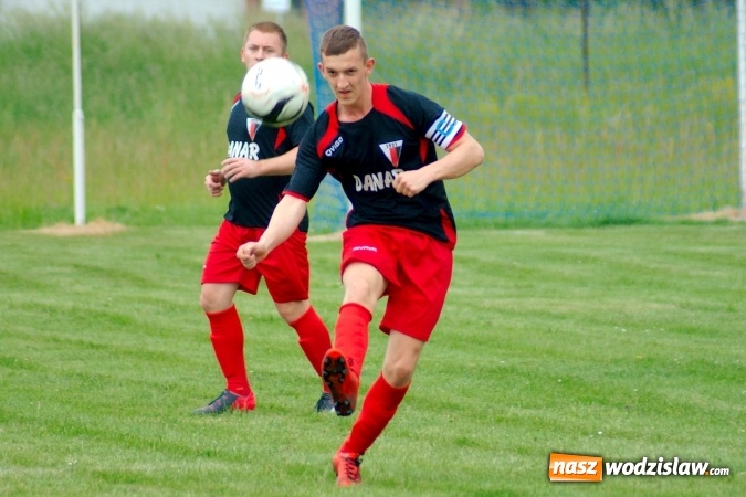 Zdjęcie w galerii na portalu naszwodzislaw.com: Dwa szybkie gole Raszczoka nie pomogły rezerwom Czyżowic. Wicelider z Bieńkowic lepszy wiadomości z regionu