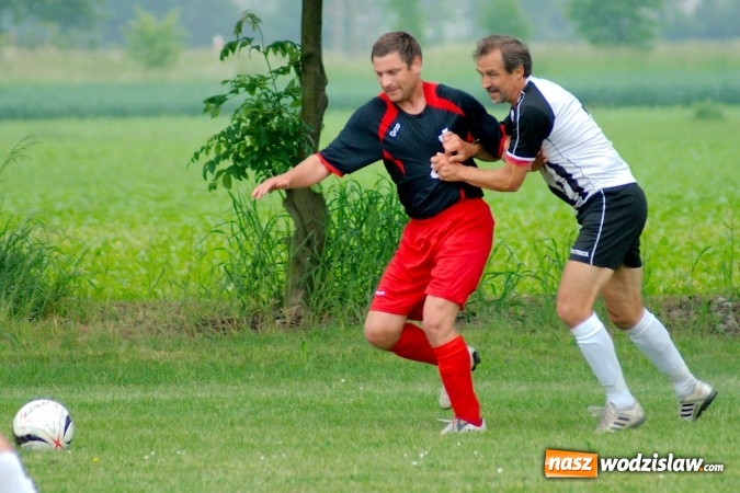 Zdjęcie w galerii na portalu naszwodzislaw.com: Dwa szybkie gole Raszczoka nie pomogły rezerwom Czyżowic. Wicelider z Bieńkowic lepszy wiadomości z regionu