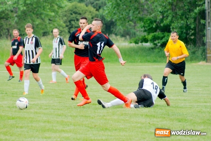 Zdjęcie w galerii na portalu naszwodzislaw.com: Dwa szybkie gole Raszczoka nie pomogły rezerwom Czyżowic. Wicelider z Bieńkowic lepszy wiadomości z regionu