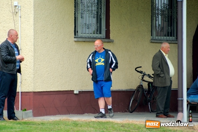 Zdjęcie w galerii na portalu naszwodzislaw.com: Dwa szybkie gole Raszczoka nie pomogły rezerwom Czyżowic. Wicelider z Bieńkowic lepszy wiadomości z regionu